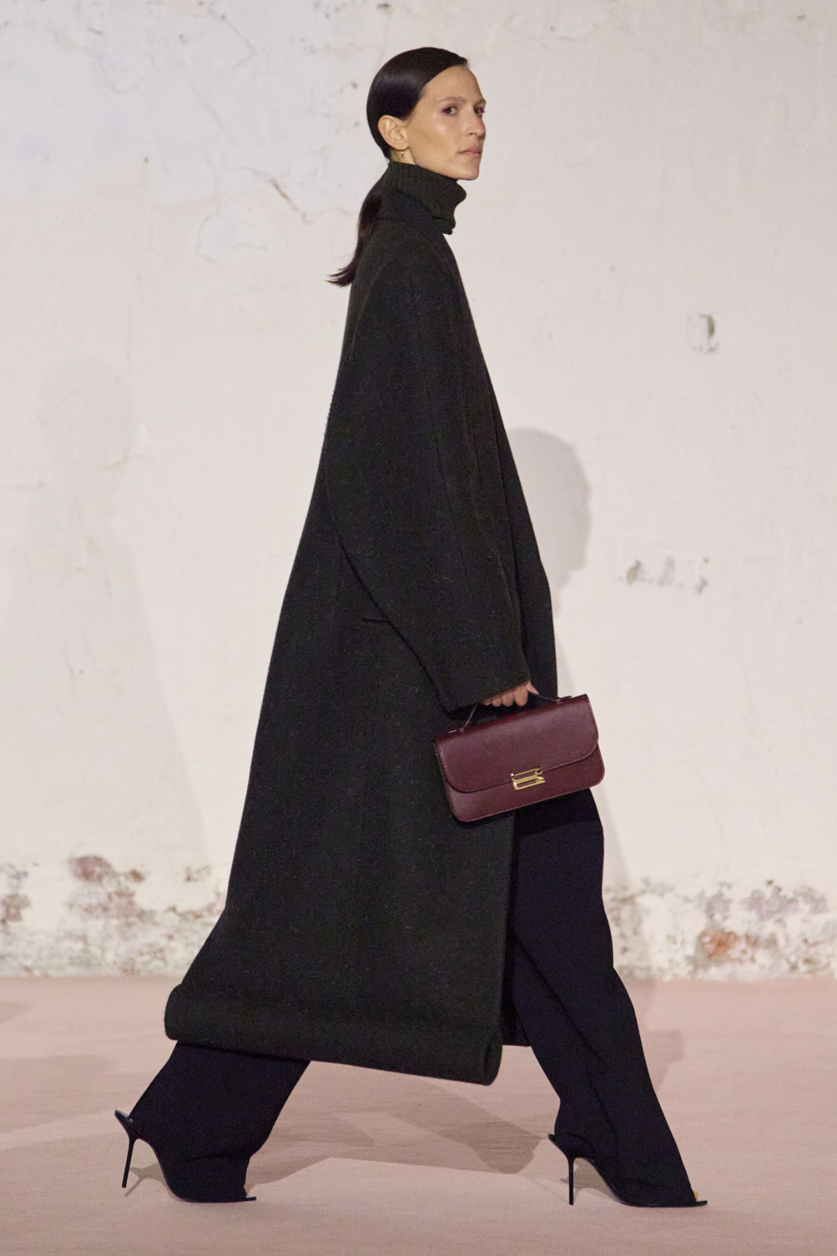 Victoria Beckham Fall-Winter 2025: Luxury Fashion Through Instinctive Dressing