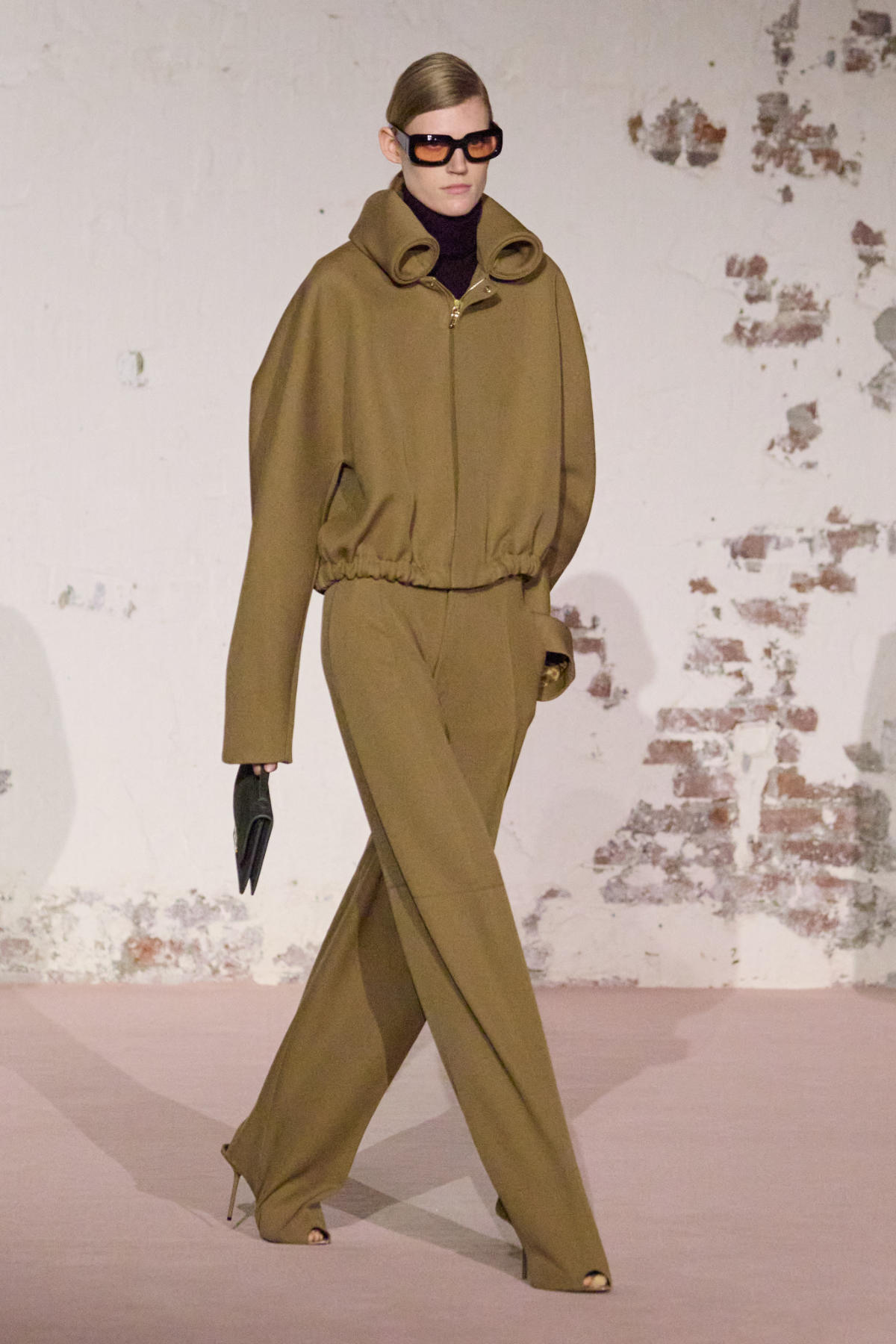 Victoria Beckham Fall-Winter 2025: Luxury Fashion Through Instinctive Dressing