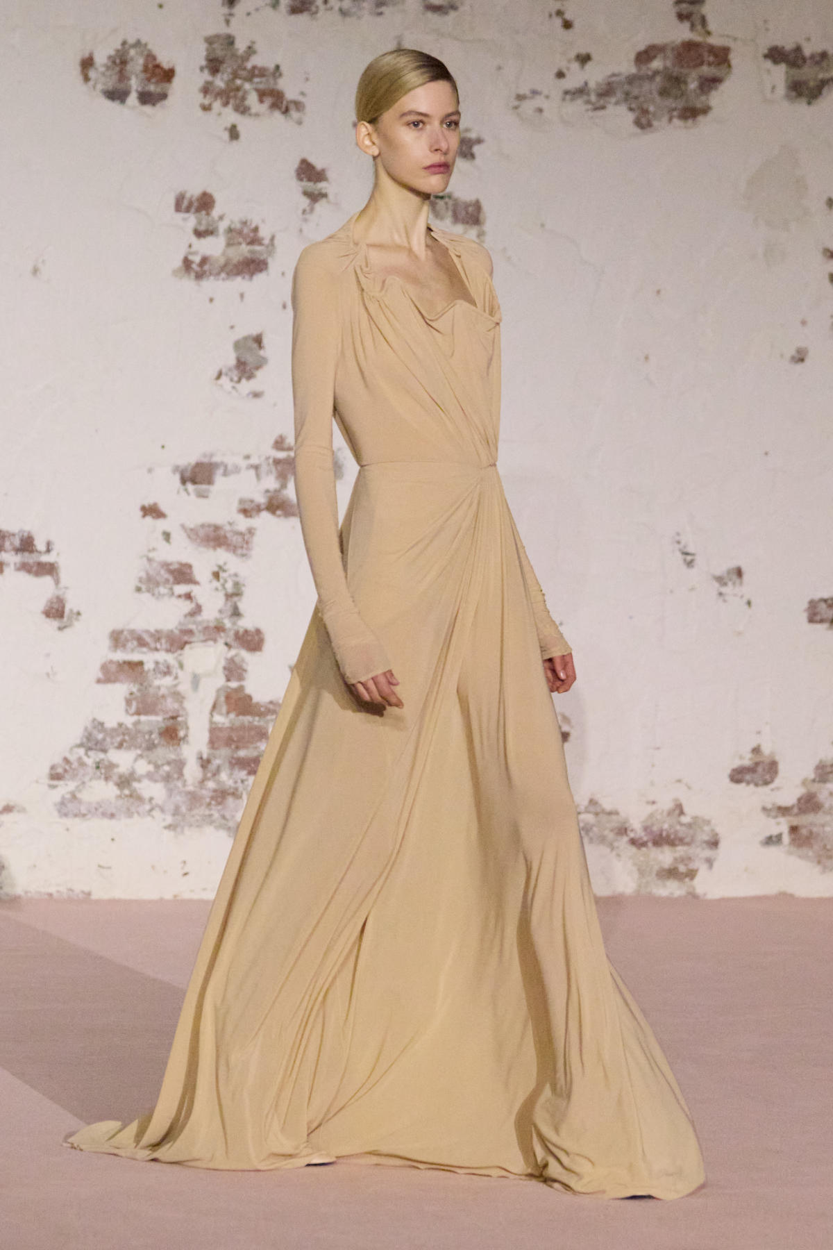 Victoria Beckham Fall-Winter 2025: Luxury Fashion Through Instinctive Dressing