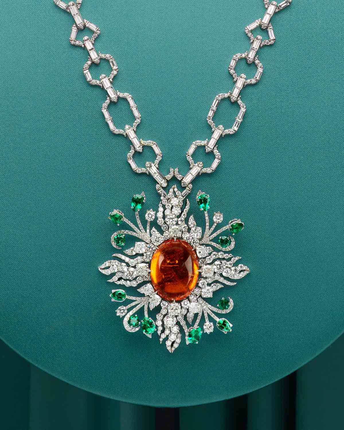 Gucci Presents An Exclusive Selection Of New Hortus Deliciarum High Jewelry Pieces